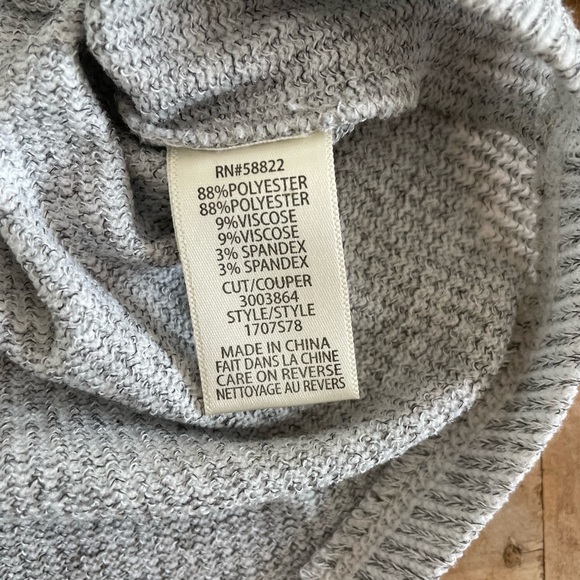 MAX STUDIO Ruched 3/4 Dolman Sleeve Sweater - Picture 4 of 7